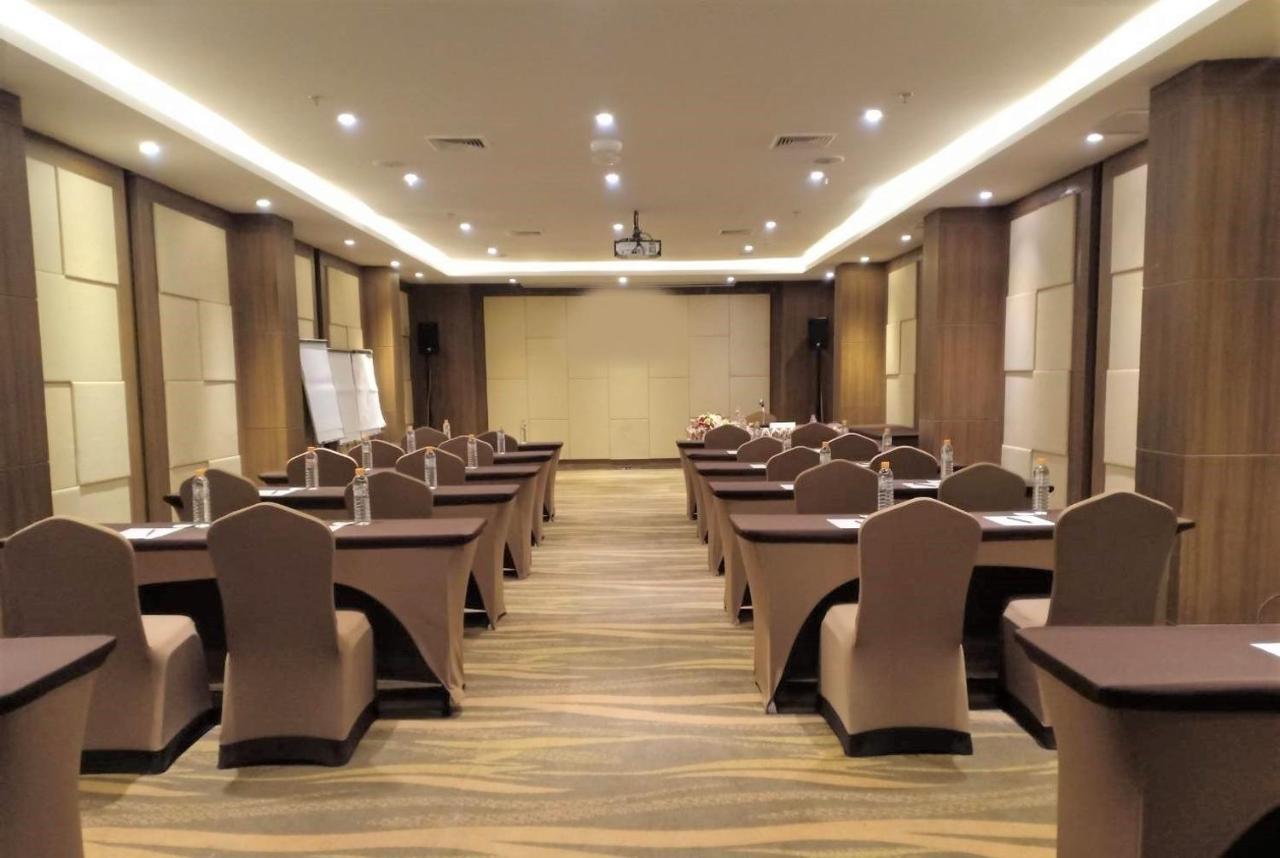 Maple Hotel Bangkok Exterior photo