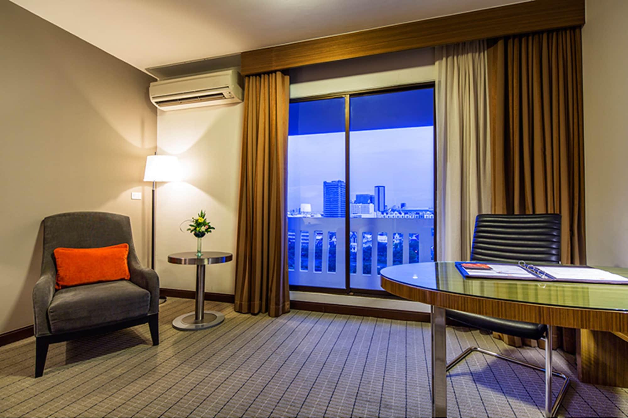 Maple Hotel Bangkok Exterior photo