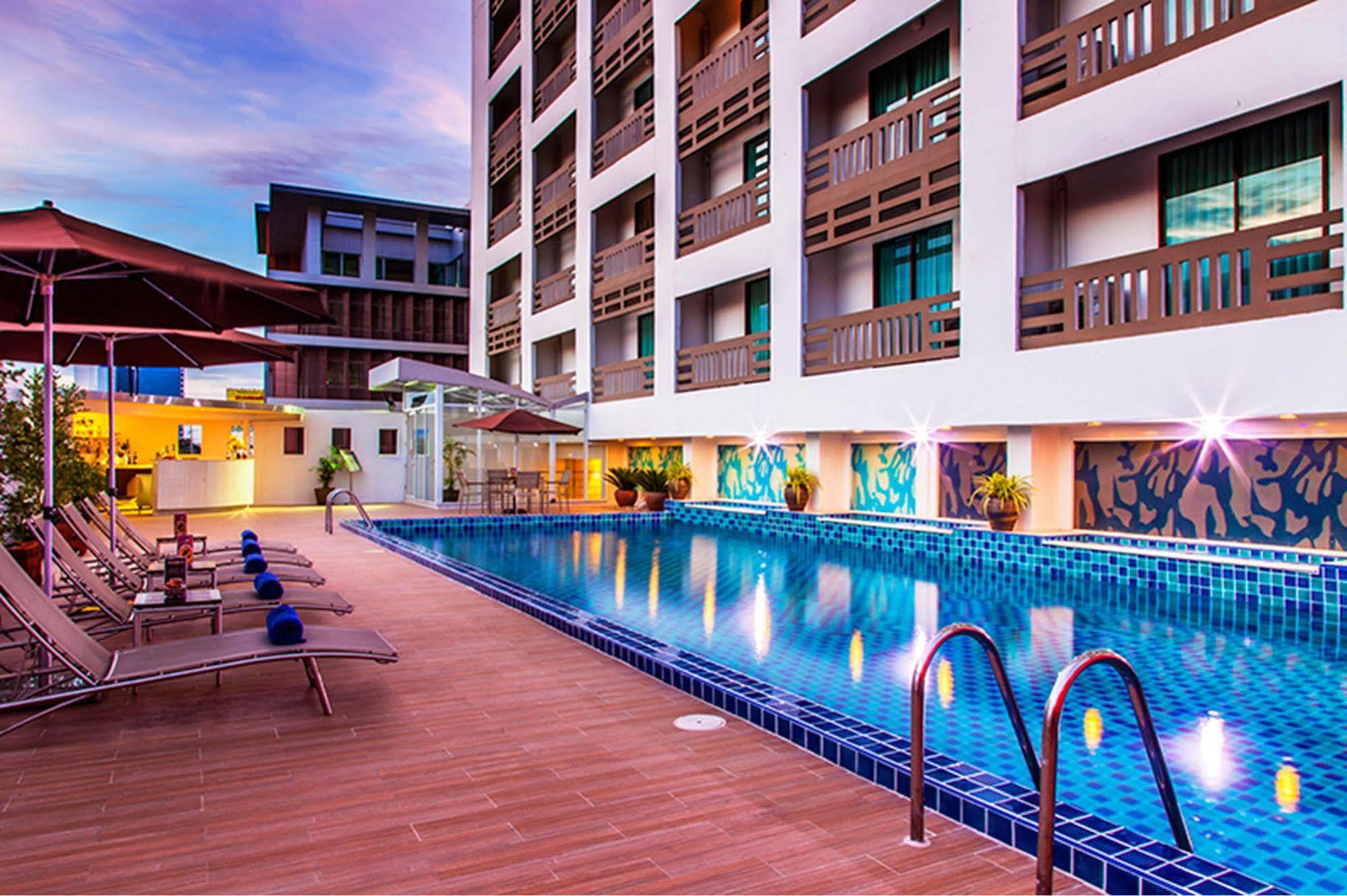 Maple Hotel Bangkok Exterior photo